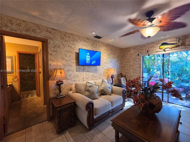 8044 NW 41st Ct, Sunrise, FL 33351