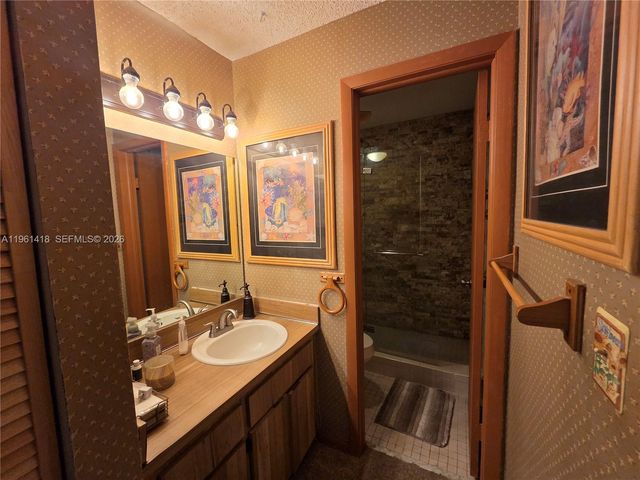 8044 NW 41st Ct, Sunrise, FL 33351