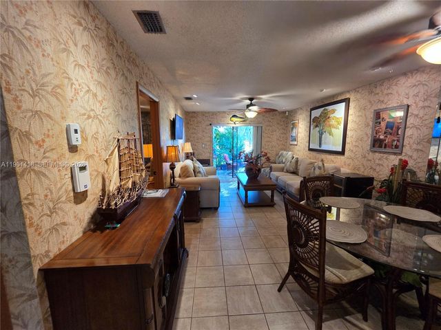 8044 NW 41st Ct, Sunrise, FL 33351