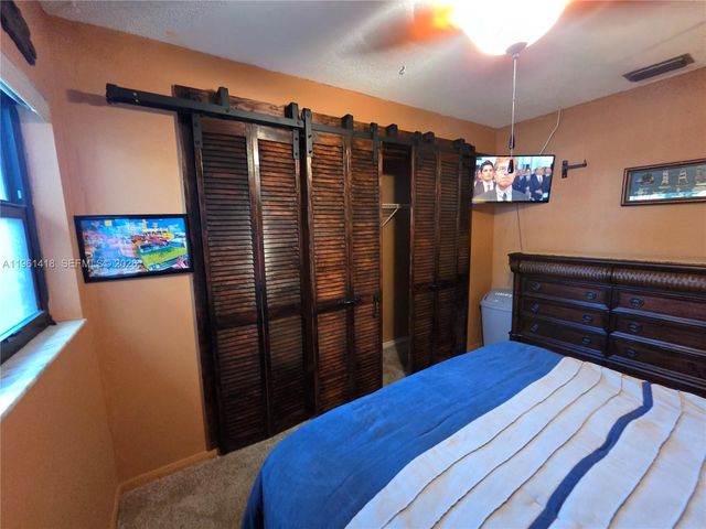 8044 NW 41st Ct, Sunrise, FL 33351