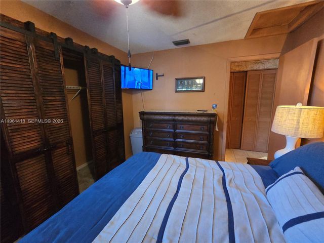 8044 NW 41st Ct, Sunrise, FL 33351