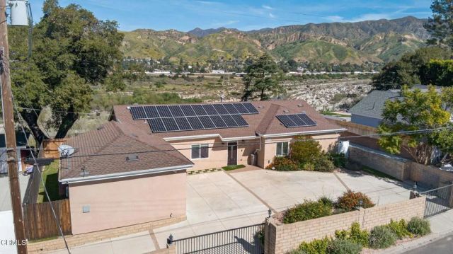 10755 Wheatland Avenue, Sunland, CA 91040