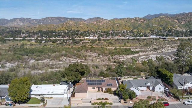 10755 Wheatland Avenue, Sunland, CA 91040