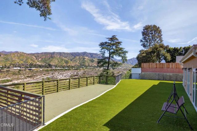 10755 Wheatland Avenue, Sunland, CA 91040