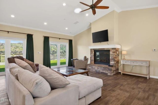 10755 Wheatland Avenue, Sunland, CA 91040