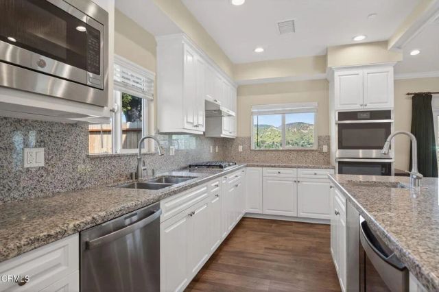 10755 Wheatland Avenue, Sunland, CA 91040