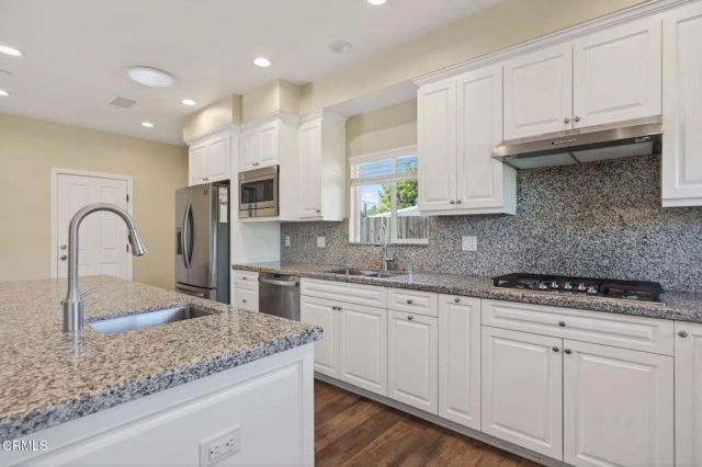 10755 Wheatland Avenue, Sunland, CA 91040