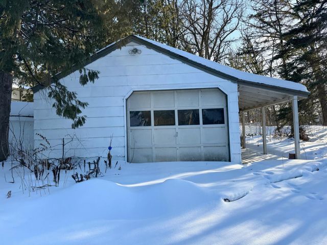 315 3rd Avenue NE, Roseau, MN 56751