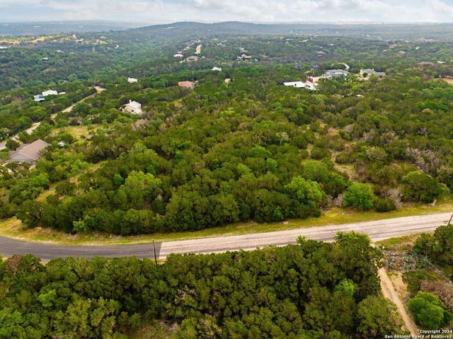 235 Hilltop Rdg, New Braunfels, TX 78132