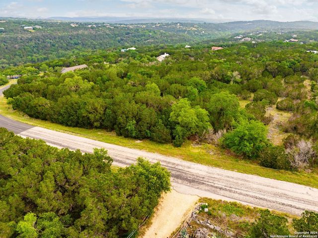 235 Hilltop Rdg, New Braunfels, TX 78132