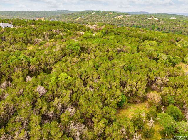 235 Hilltop Rdg, New Braunfels, TX 78132