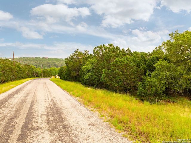 235 Hilltop Rdg, New Braunfels, TX 78132