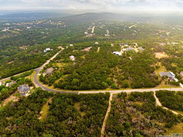 235 Hilltop Rdg, New Braunfels, TX 78132