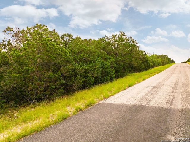 235 Hilltop Rdg, New Braunfels, TX 78132