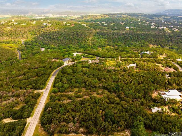 235 Hilltop Rdg, New Braunfels, TX 78132