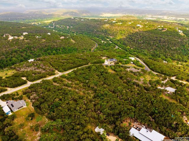235 Hilltop Rdg, New Braunfels, TX 78132