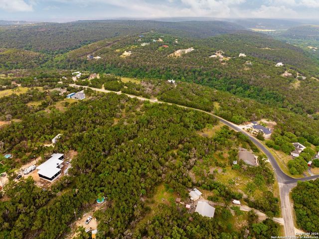 235 Hilltop Rdg, New Braunfels, TX 78132