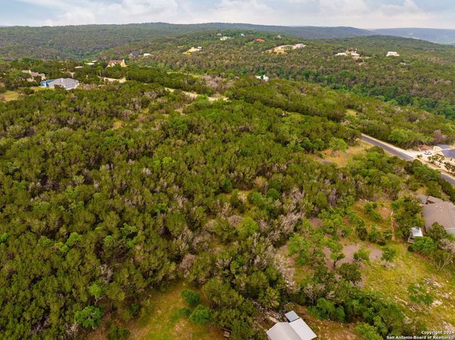 235 Hilltop Rdg, New Braunfels, TX 78132