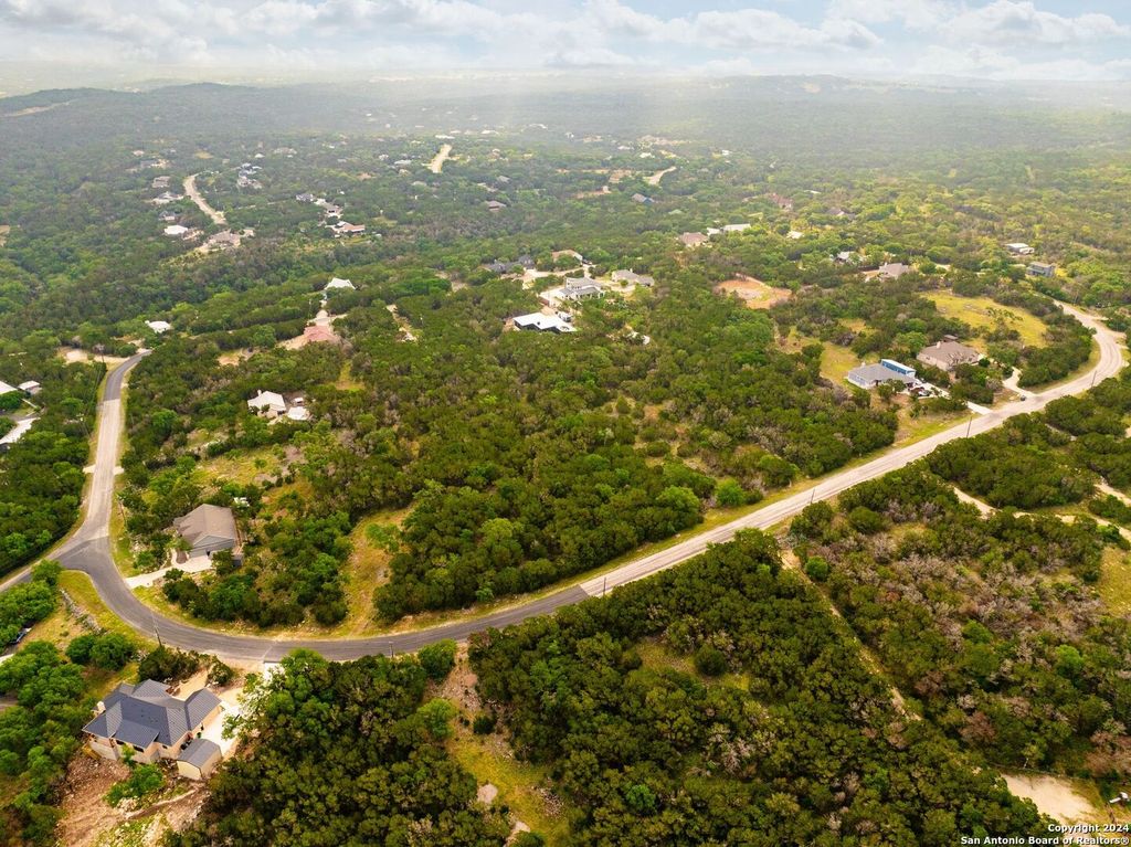 235 Hilltop Rdg, New Braunfels, TX 78132