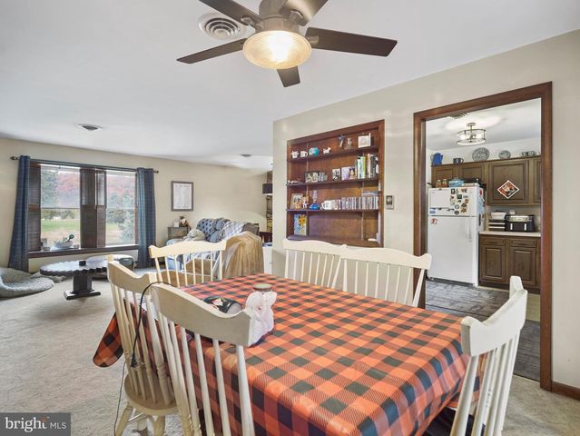 8738 OLDE SCOTLAND RD, Shippensburg, PA 17257