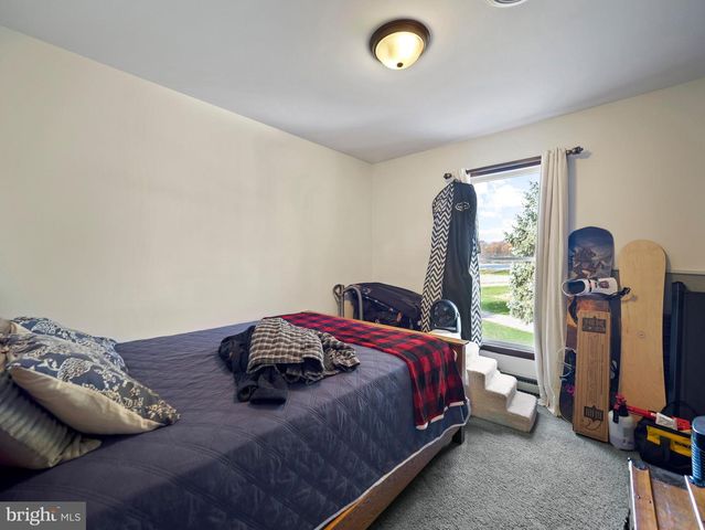 8738 OLDE SCOTLAND RD, Shippensburg, PA 17257