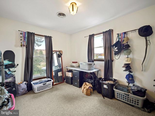 8738 OLDE SCOTLAND RD, Shippensburg, PA 17257