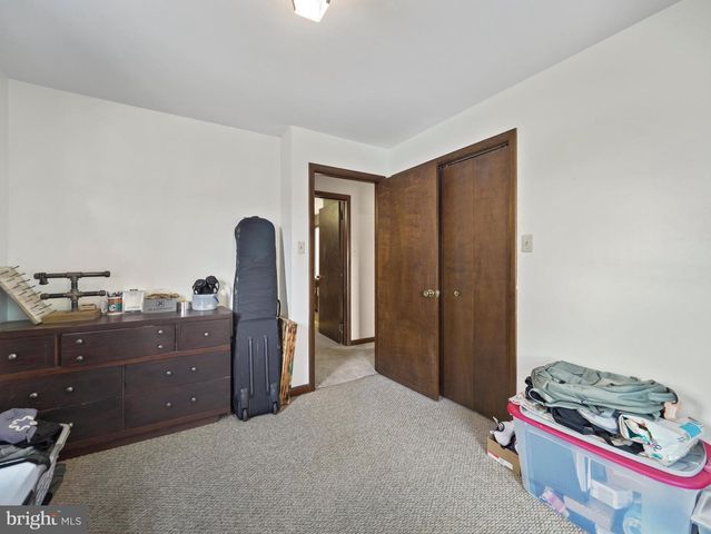8738 OLDE SCOTLAND RD, Shippensburg, PA 17257