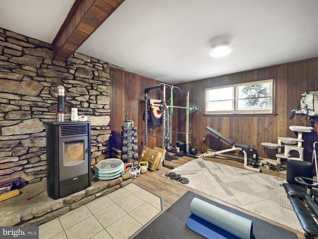 8738 OLDE SCOTLAND RD, Shippensburg, PA 17257