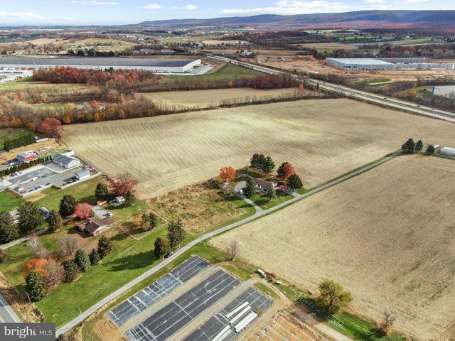 8738 OLDE SCOTLAND RD, Shippensburg, PA 17257