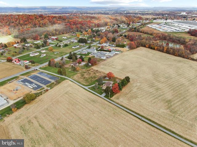 8738 OLDE SCOTLAND RD, Shippensburg, PA 17257