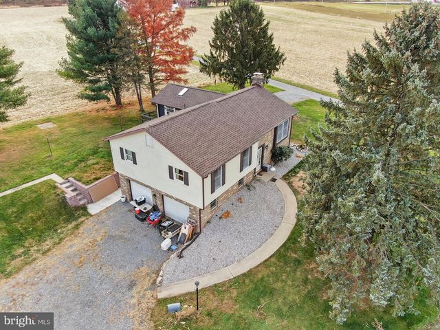 8738 OLDE SCOTLAND RD, Shippensburg, PA 17257