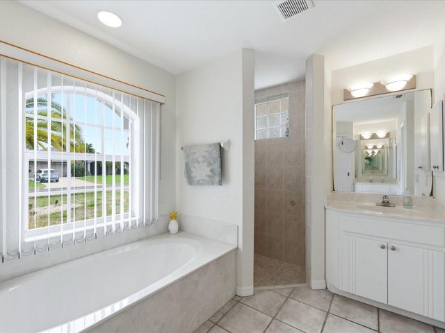 764 ROTONDA CIRCLE, Rotonda West, FL 33947