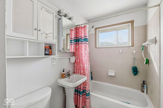 327 Grovewood Drive, Beech Grove, IN 46107