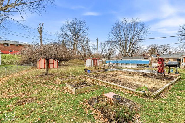 327 Grovewood Drive, Beech Grove, IN 46107