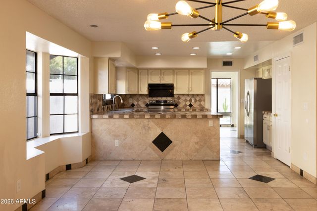 5431 W COCHISE Drive, Glendale, AZ 85302