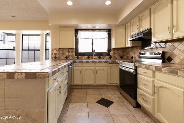 5431 W COCHISE Drive, Glendale, AZ 85302