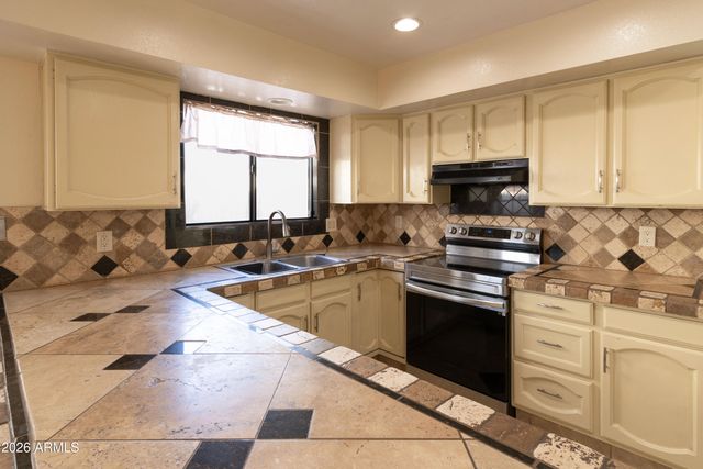 5431 W COCHISE Drive, Glendale, AZ 85302