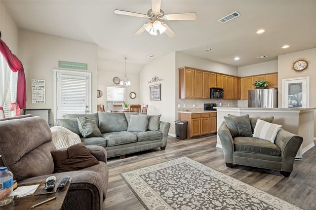 105 High Meadow Road, Red Oak, TX 75154