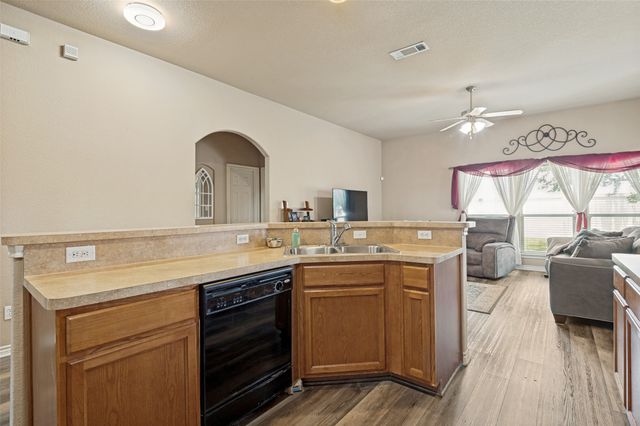 105 High Meadow Road, Red Oak, TX 75154