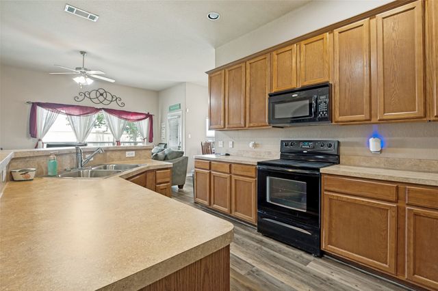 105 High Meadow Road, Red Oak, TX 75154