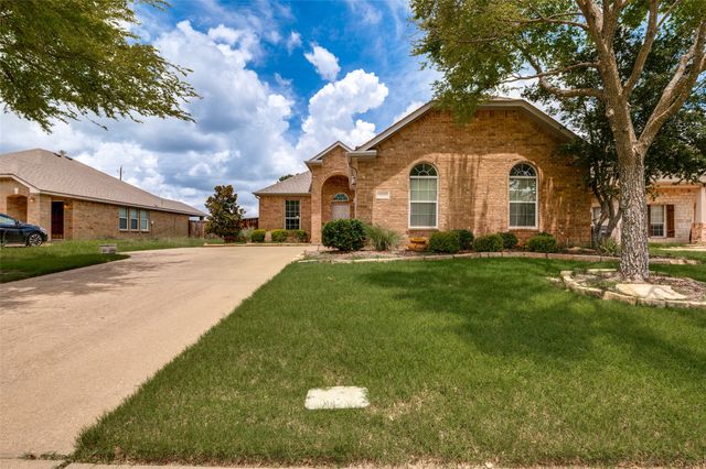 105 High Meadow Road, Red Oak, TX 75154