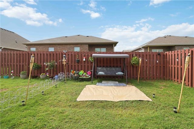 2061 Periwinkle Place, Centerton, AR 72719