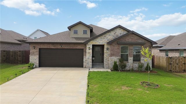 2061 Periwinkle Place, Centerton, AR 72719