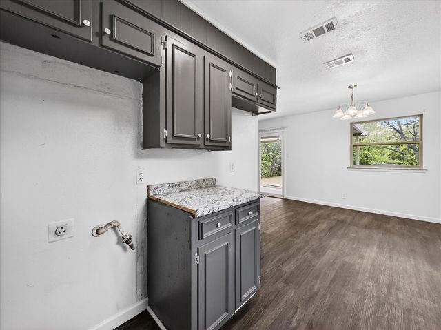 2521 Putnam Street, Fort Worth, TX 76112