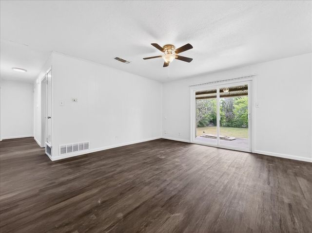 2521 Putnam Street, Fort Worth, TX 76112