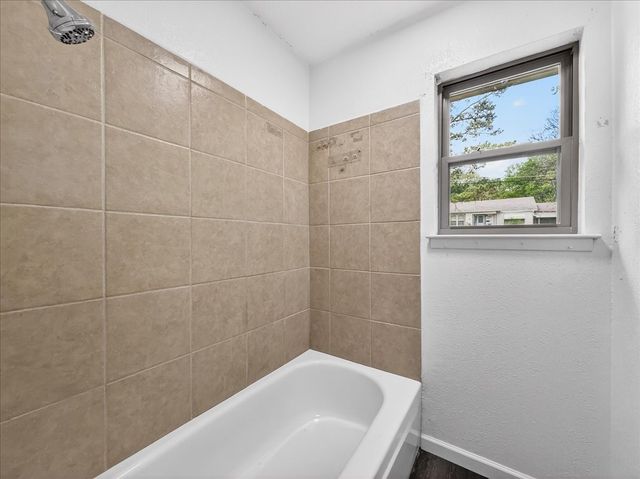 2521 Putnam Street, Fort Worth, TX 76112