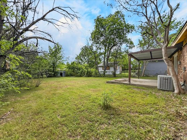 2521 Putnam Street, Fort Worth, TX 76112