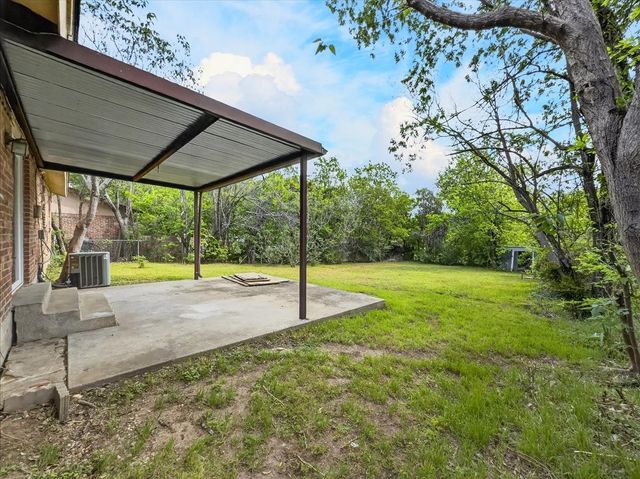 2521 Putnam Street, Fort Worth, TX 76112