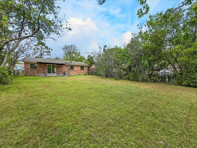 2521 Putnam Street, Fort Worth, TX 76112