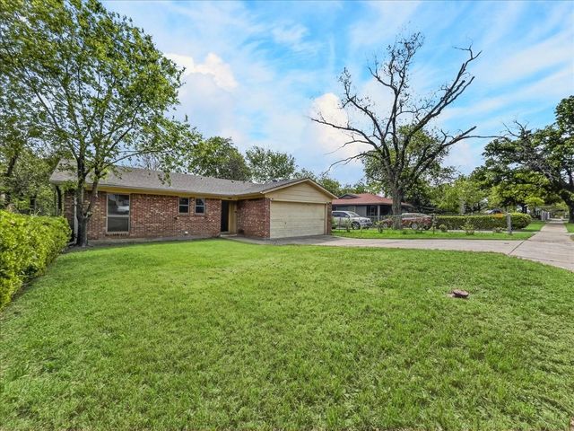 2521 Putnam Street, Fort Worth, TX 76112
